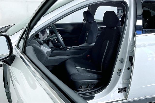 2024 Hyundai SONATA Hybrid Vehicle Photo in Tulsa, OK 74129