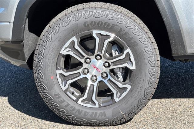 2025 GMC Canyon Vehicle Photo in ELK GROVE, CA 95757-8703