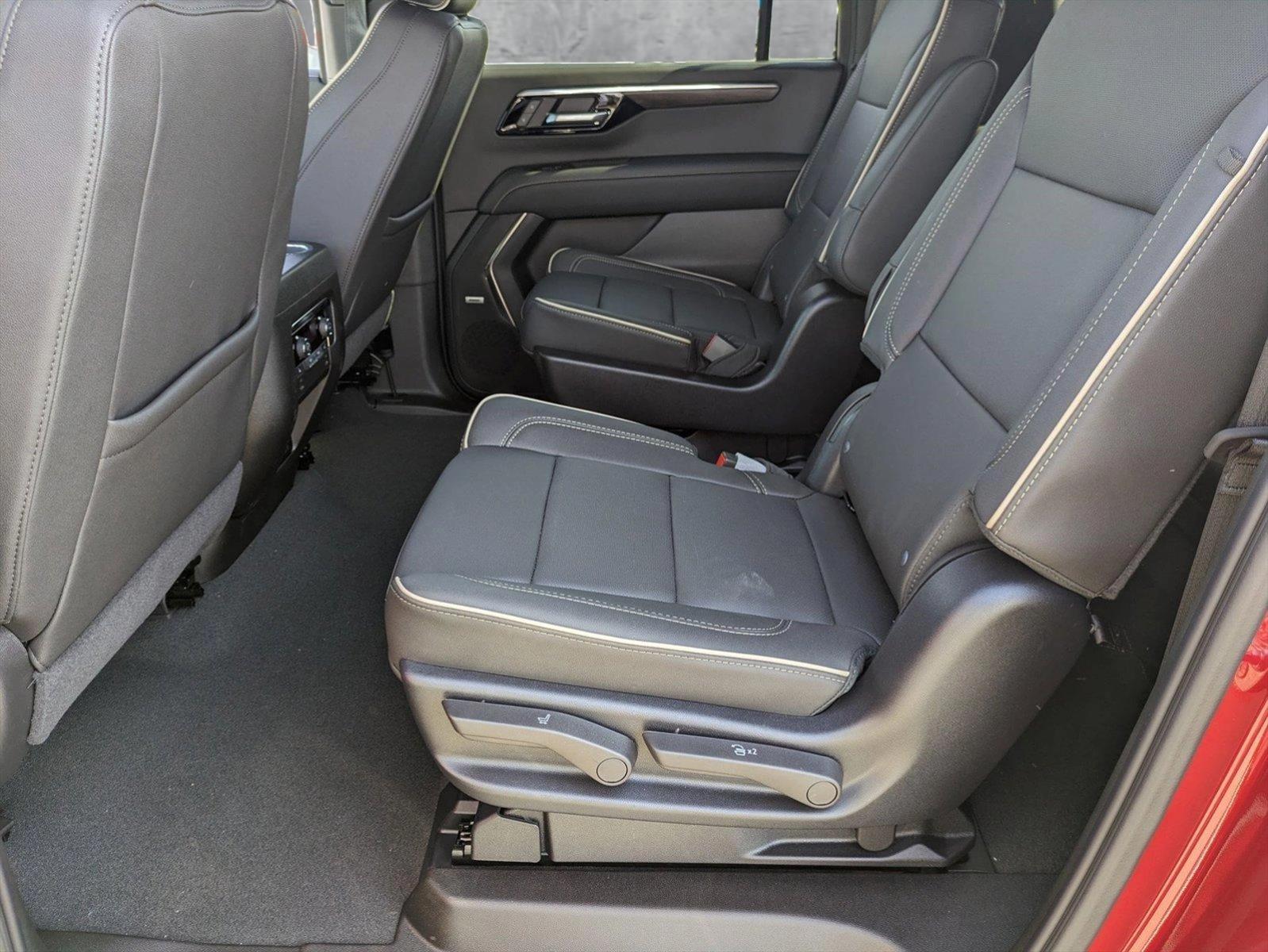 2025 Chevrolet Suburban Vehicle Photo in GILBERT, AZ 85297-0446