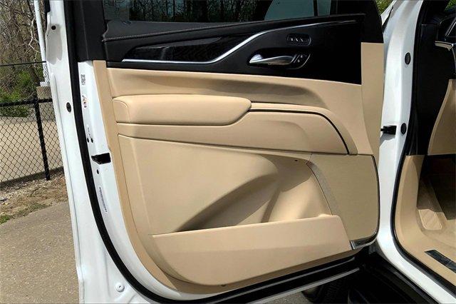 2024 Cadillac Escalade Vehicle Photo in KANSAS CITY, MO 64114-4545
