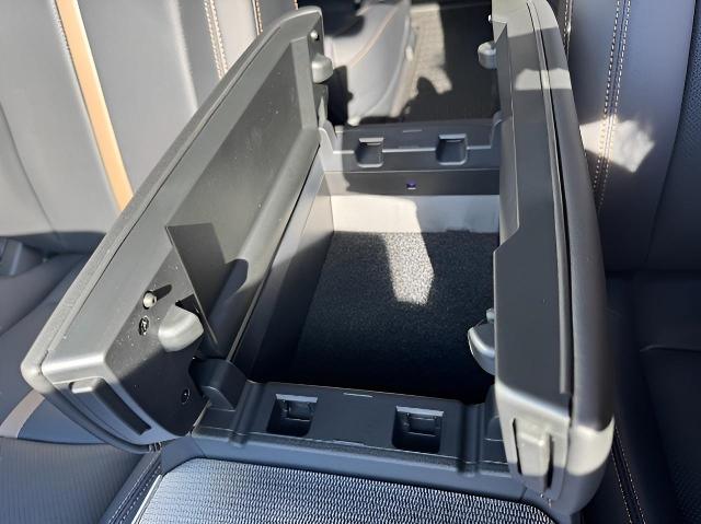 2025 Mazda CX-90 Vehicle Photo in Green Bay, WI 54304