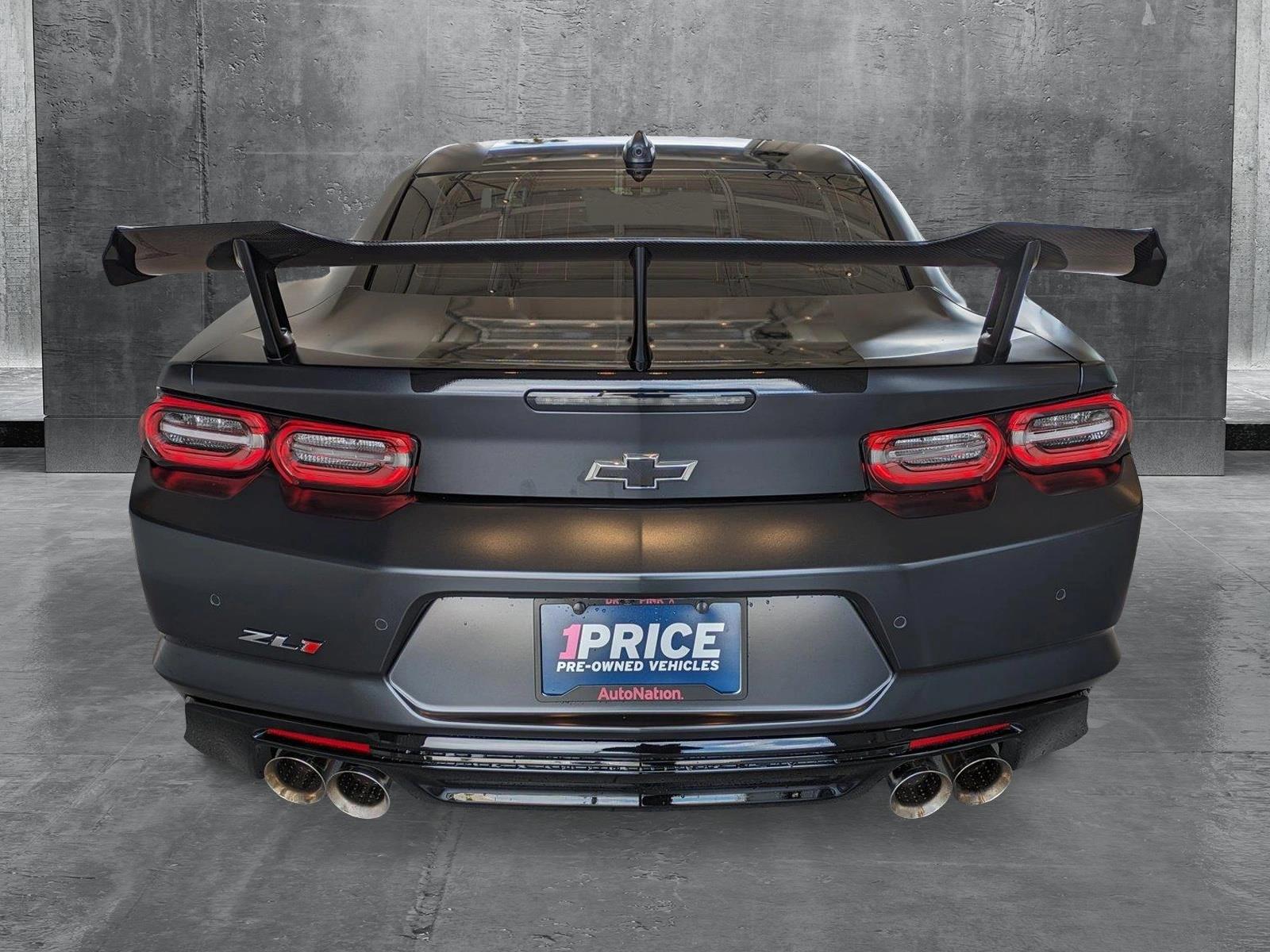 2024 Chevrolet Camaro Vehicle Photo in VALENCIA, CA 91355-1705