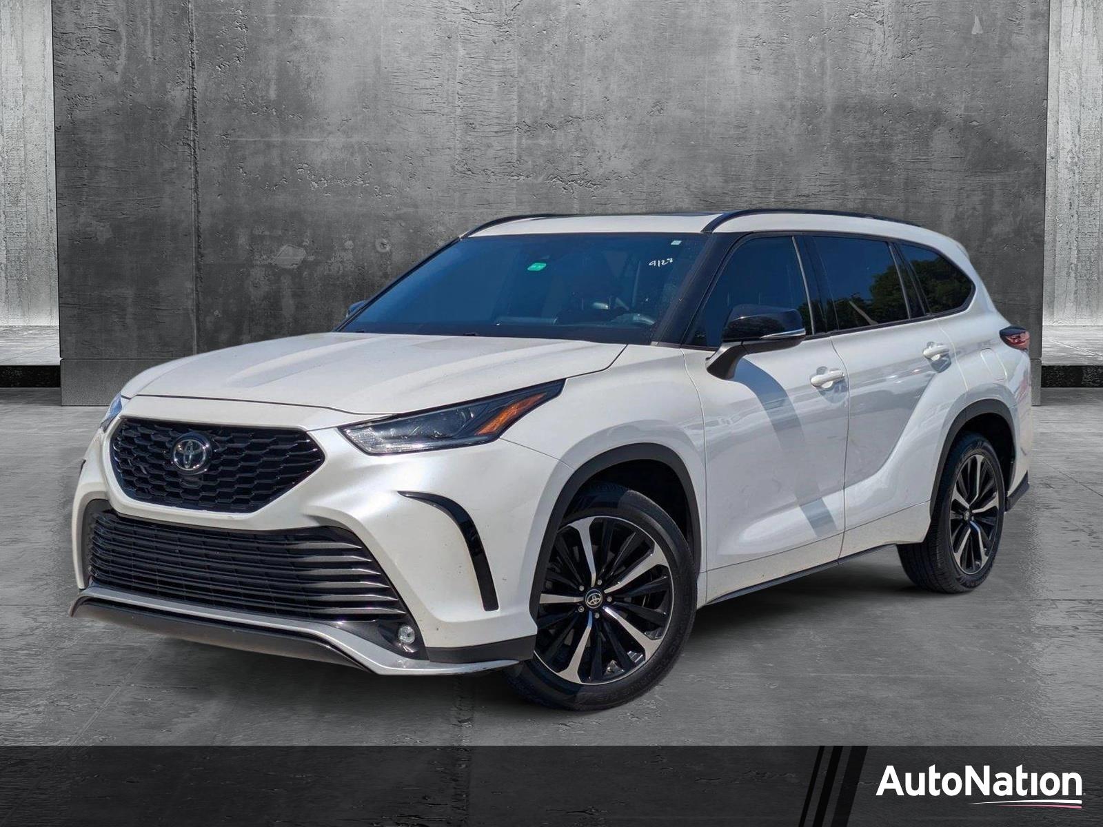 2021 Toyota Highlander Vehicle Photo in GREENACRES, FL 33463-3207
