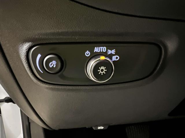 2022 Chevrolet Equinox Vehicle Photo in Roslyn, NY 11576