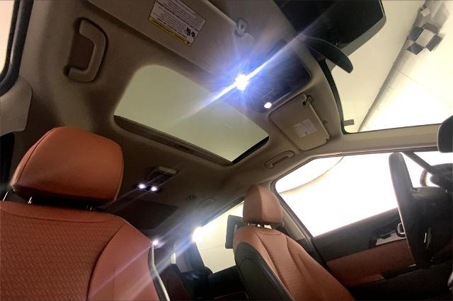2024 Kia Carnival Vehicle Photo in Lees Summit, MO 64086
