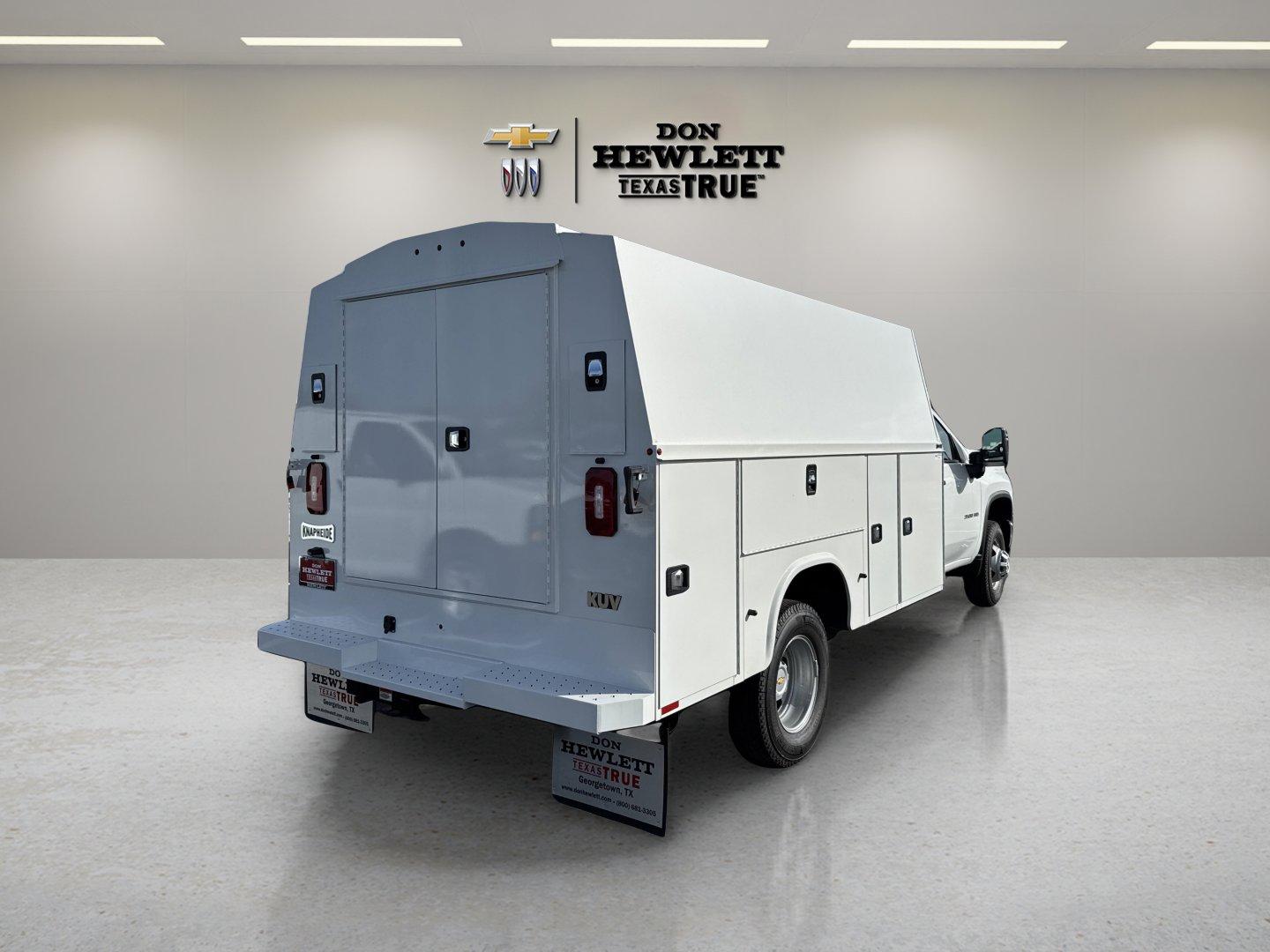 2025 Chevrolet Silverado 3500 HD Chassis Cab Vehicle Photo in GEORGETOWN, TX 78626-7508