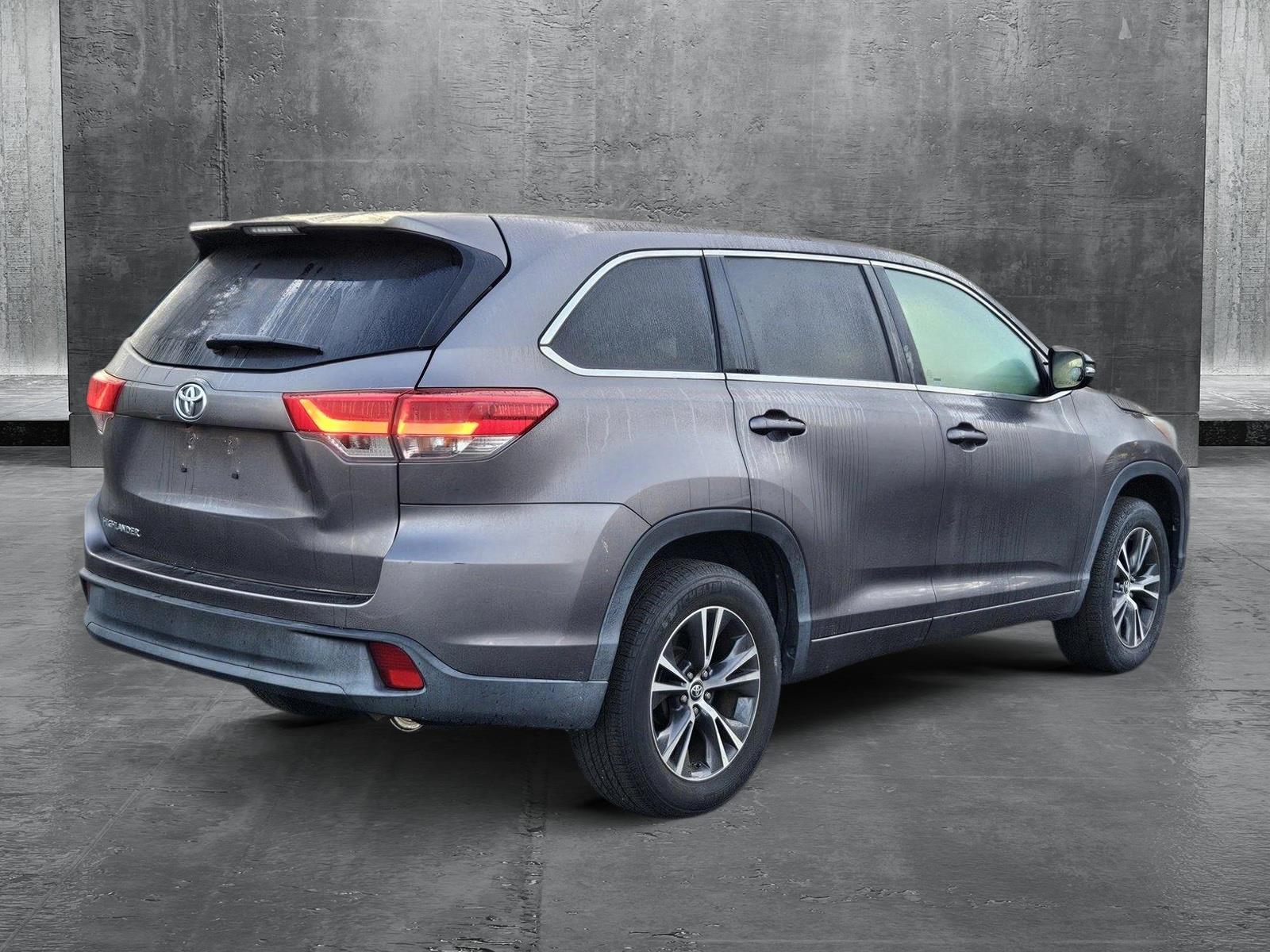 2018 Toyota Highlander Vehicle Photo in Clearwater, FL 33764