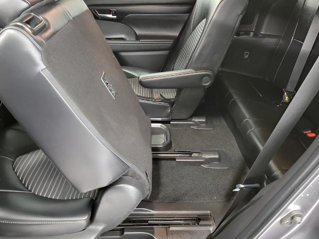 2024 Toyota Highlander Vehicle Photo in Oshkosh, WI 54904