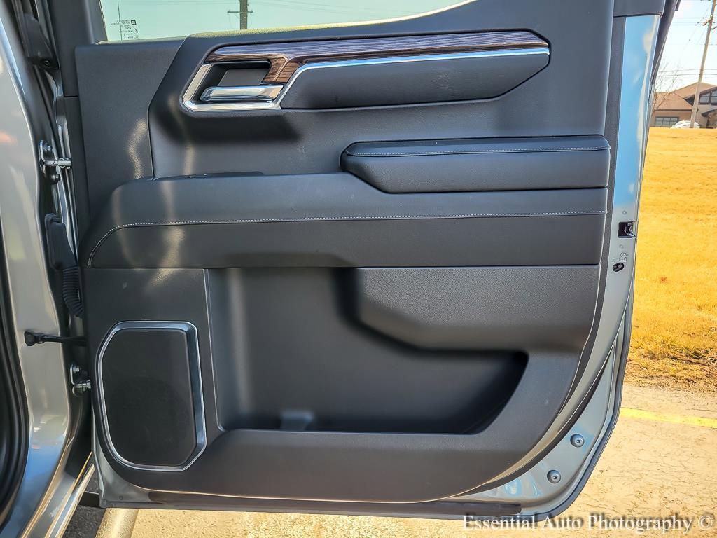 2023 Chevrolet Silverado 1500 Vehicle Photo in AURORA, IL 60503-9326