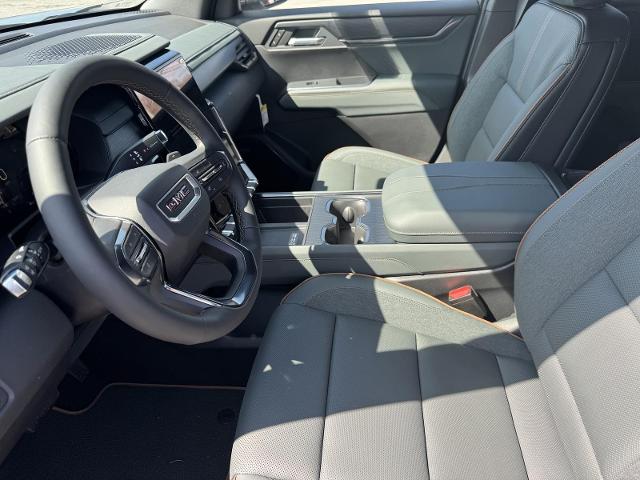 2025 GMC Acadia Vehicle Photo in LOWELL, MA 01852-4336