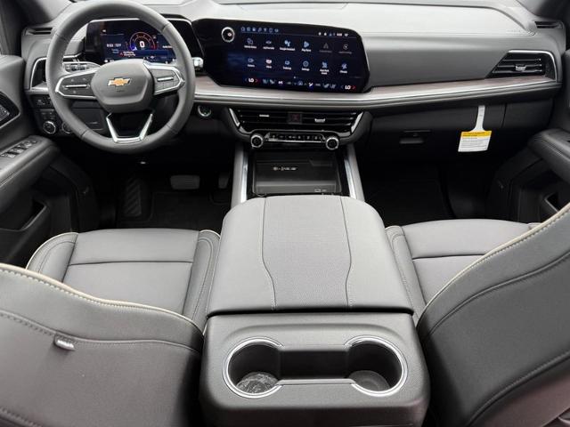 2025 Chevrolet Suburban Vehicle Photo in COLUMBIA, MO 65203-3903