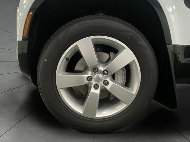 2025 Defender Vehicle Photo in Appleton, WI 54913