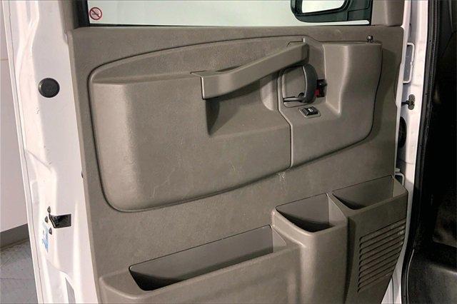 2023 GMC Savana Cargo 2500 Vehicle Photo in KANSAS CITY, MO 64114-4502