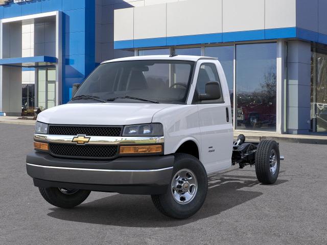2025 Chevrolet Express Cutaway 3500 Vehicle Photo in DANBURY, CT 06810-5034