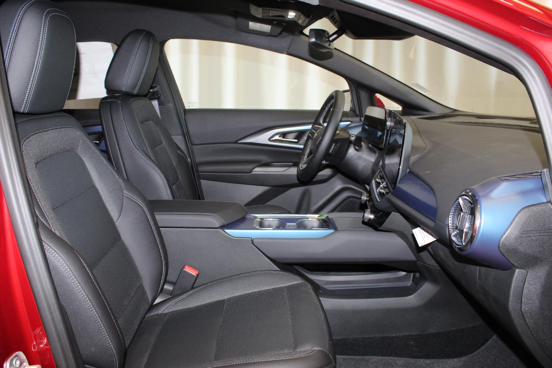 2025 Chevrolet Equinox EV Vehicle Photo in NORTHAMPTON, MA 01060-1120
