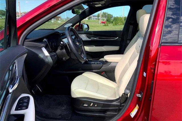 2024 Cadillac XT6 Vehicle Photo in TOPEKA, KS 66609-0000