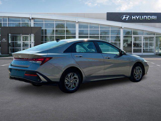 2024 Hyundai ELANTRA Vehicle Photo in Shiloh, IL 62269