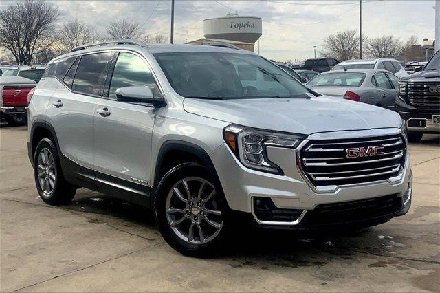 2022 GMC Terrain Vehicle Photo in TOPEKA, KS 66609-0000