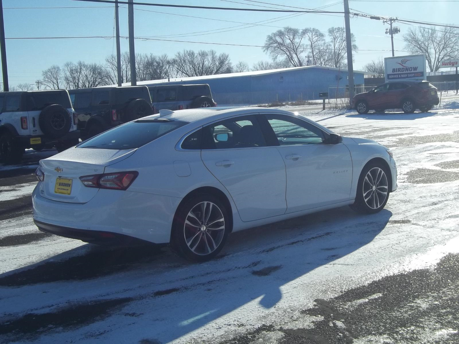 2022 Chevrolet Malibu 1LT photo 3