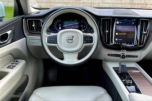 2022 Volvo XC60 Vehicle Photo in Houston, TX 77007