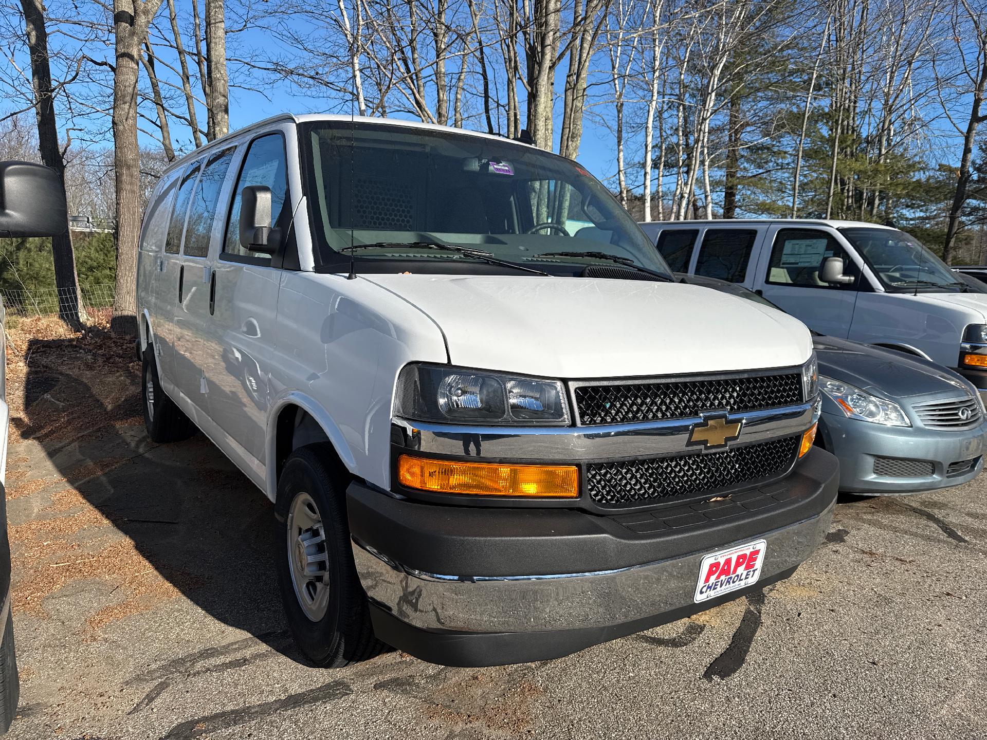 2025 Chevrolet Express Cargo 2500 Vehicle Photo in SOUTH PORTLAND, ME 04106-1997