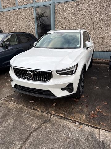 2025 Volvo XC40 Vehicle Photo in Houston, TX 77007