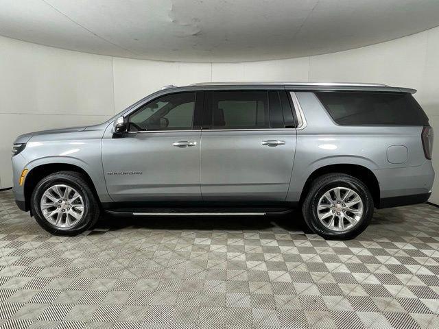 2025 Chevrolet Suburban Vehicle Photo in PHOENIX, AZ 85014-3381