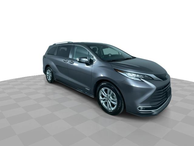 2021 Toyota Sienna Vehicle Photo in GILBERT, AZ 85297-0402