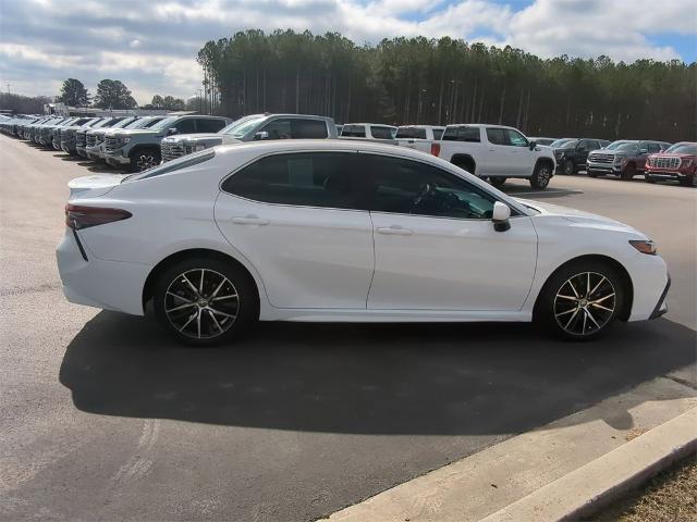 Used 2021 Toyota Camry SE with VIN 4T1G11AK8MU550008 for sale in Albertville, AL