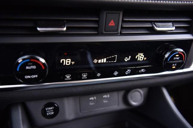 2025 Nissan Rogue Vehicle Photo in Ballwin, MO 63011