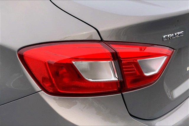2018 Chevrolet Cruze Vehicle Photo in INDEPENDENCE, MO 64055-1377