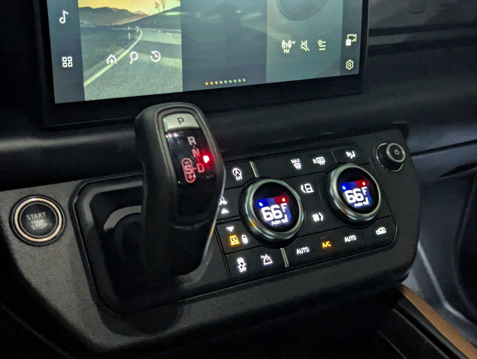 2024 Land Rover Defender Vehicle Photo in Pompano Beach, FL 33064