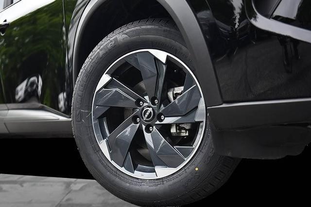 2024 Nissan Rogue Vehicle Photo in Ballwin, MO 63011