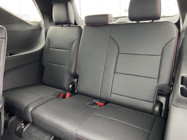 2025 Chevrolet Traverse Vehicle Photo in GREEN BAY, WI 54304-5303
