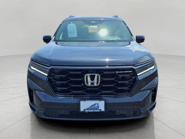 2025 Honda Pilot Vehicle Photo in Oshkosh, WI 54904