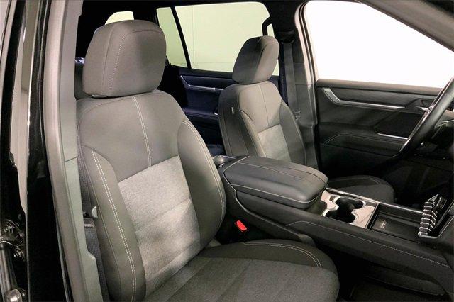2025 GMC Acadia Vehicle Photo in KANSAS CITY, MO 64114-4545