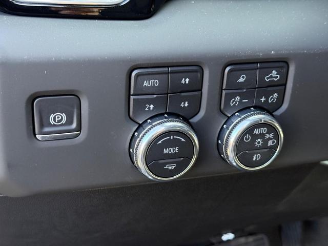 2026 GMC Sierra 1500 Vehicle Photo in COLUMBIA, MO 65203-3903
