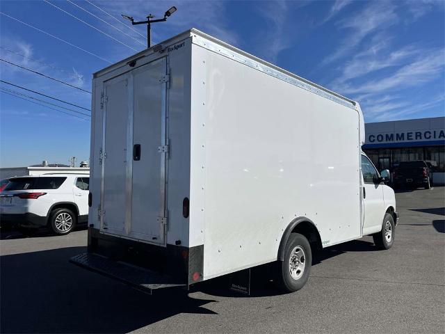 2025 Chevrolet Express Cutaway 3500 Vehicle Photo in ALCOA, TN 37701-3235