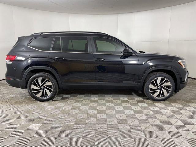 2024 Volkswagen Atlas Vehicle Photo in PHOENIX, AZ 85014-3381