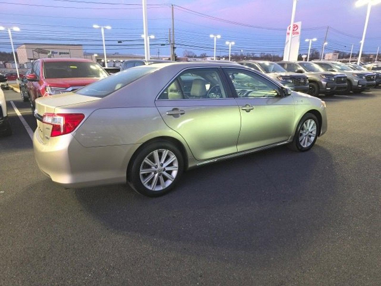 2014 Toyota Camry Hybrid Vehicle Photo in Harrisburg, PA 17111
