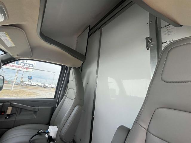 2025 Chevrolet Express Cutaway 3500 Vehicle Photo in ALCOA, TN 37701-3235