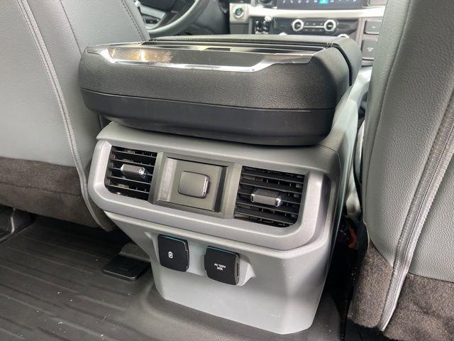 2023 Ford F-150 Lightning Vehicle Photo in MEDINA, OH 44256-9631