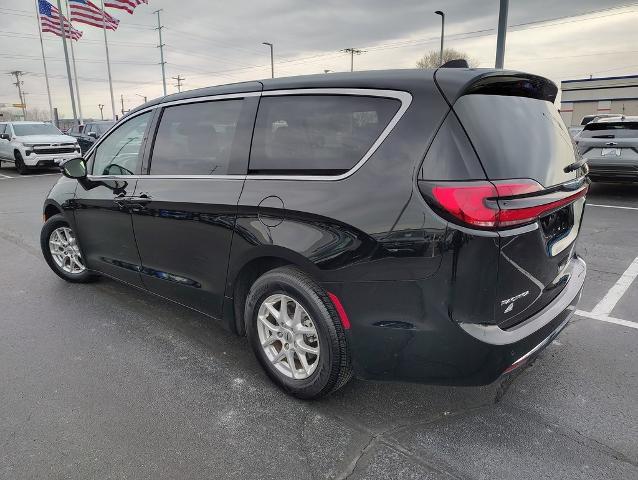 2024 Chrysler Pacifica Vehicle Photo in GREEN BAY, WI 54304-5303