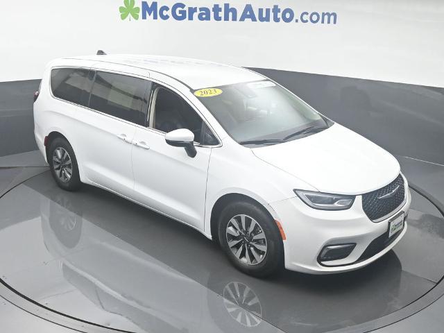 2023 Chrysler Pacifica Vehicle Photo in Cedar Rapids, IA 52402