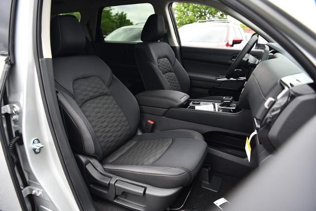 2025 Nissan Pathfinder Vehicle Photo in Ballwin, MO 63011