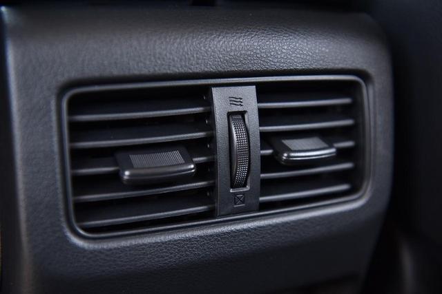 2025 Nissan Rogue Vehicle Photo in Ballwin, MO 63011