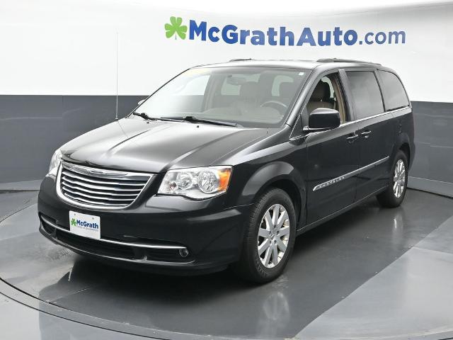 2016 Chrysler Town & Country Vehicle Photo in Cedar Rapids, IA 52402