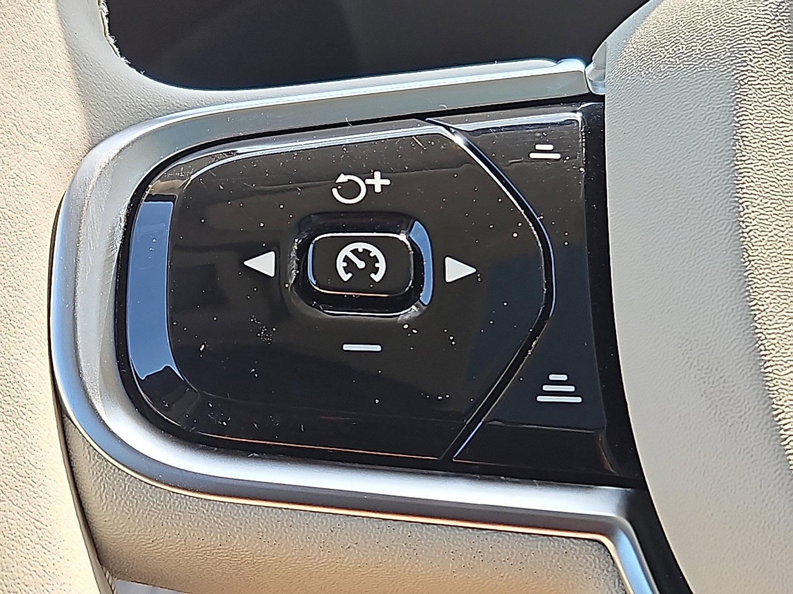 2024 Volvo XC90 Vehicle Photo in Trevose, PA 19053