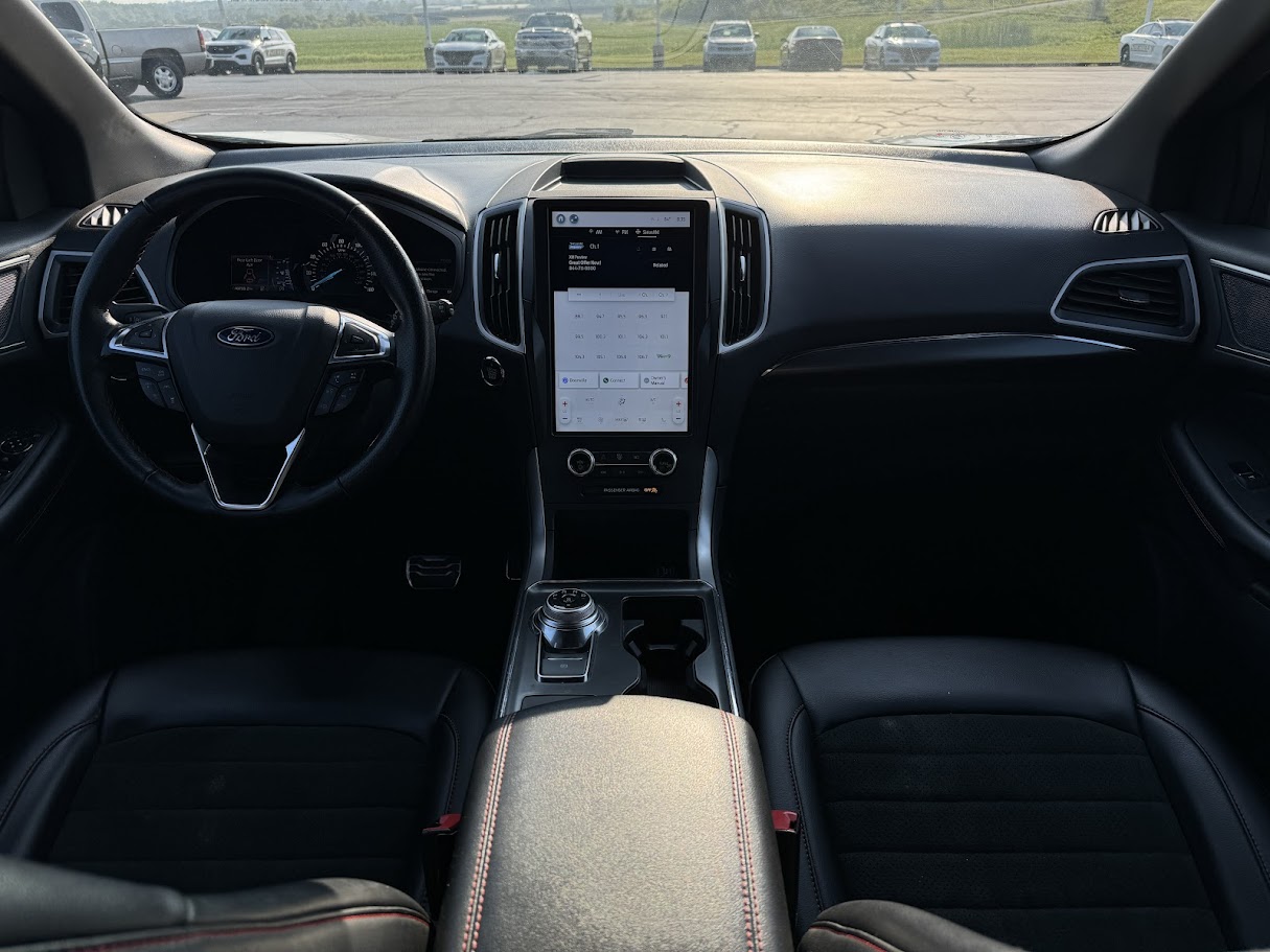 2022 Ford Edge Vehicle Photo in BOONVILLE, IN 47601-9633