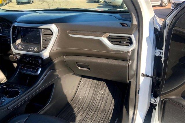 2023 GMC Acadia Vehicle Photo in TOPEKA, KS 66609-0000